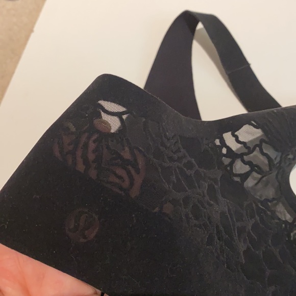 Lululemon black details sports bra with velvety detail nwot - Picture 4 of 5